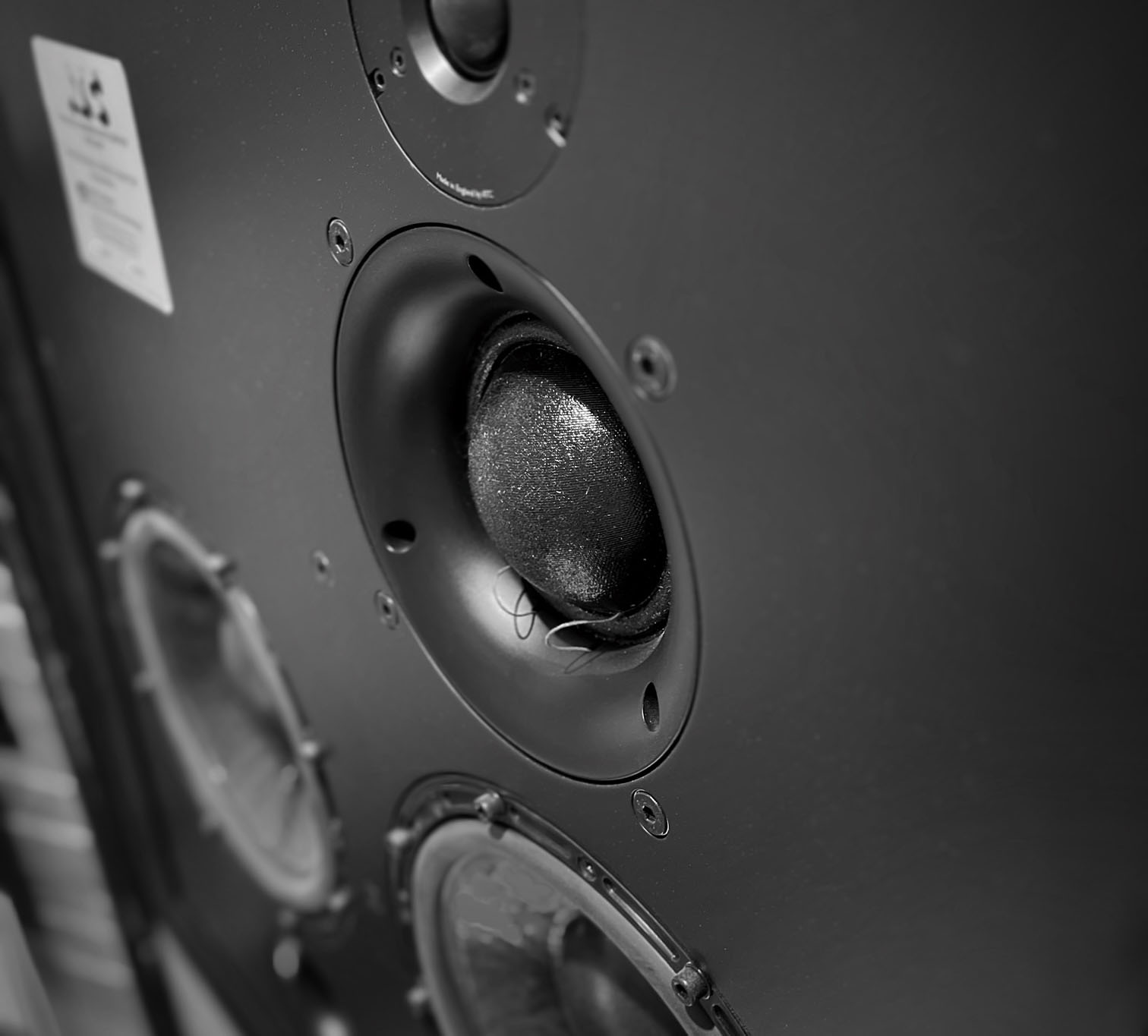 HighEnd-Lautsprechersystem im OH-LA-LA | media Studio